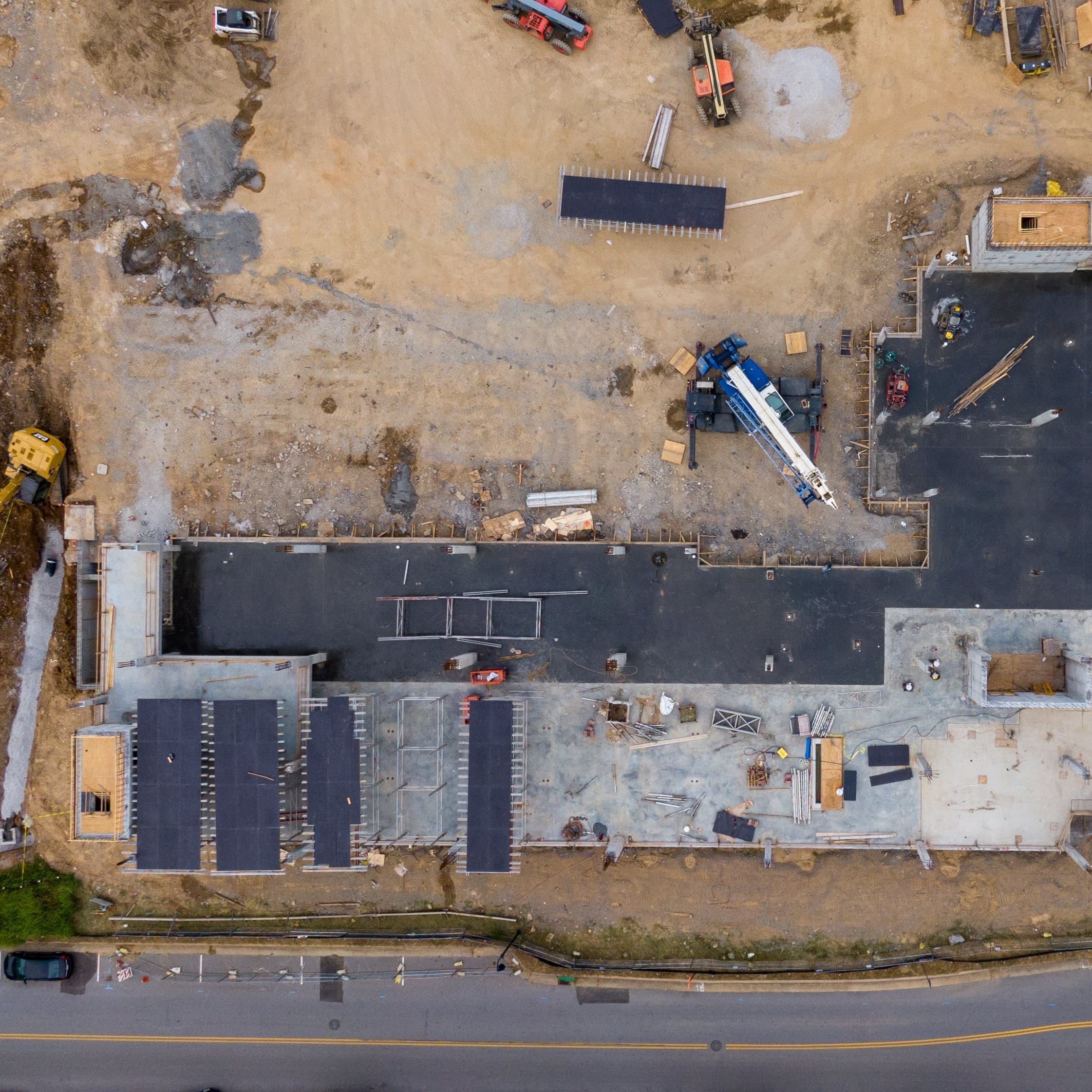 a birds-eye photo of a construction site